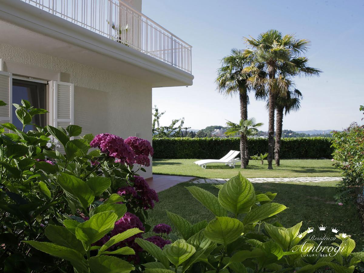 אפרטהוטל אורבינו Residenza Ambrogi מראה חיצוני תמונה
