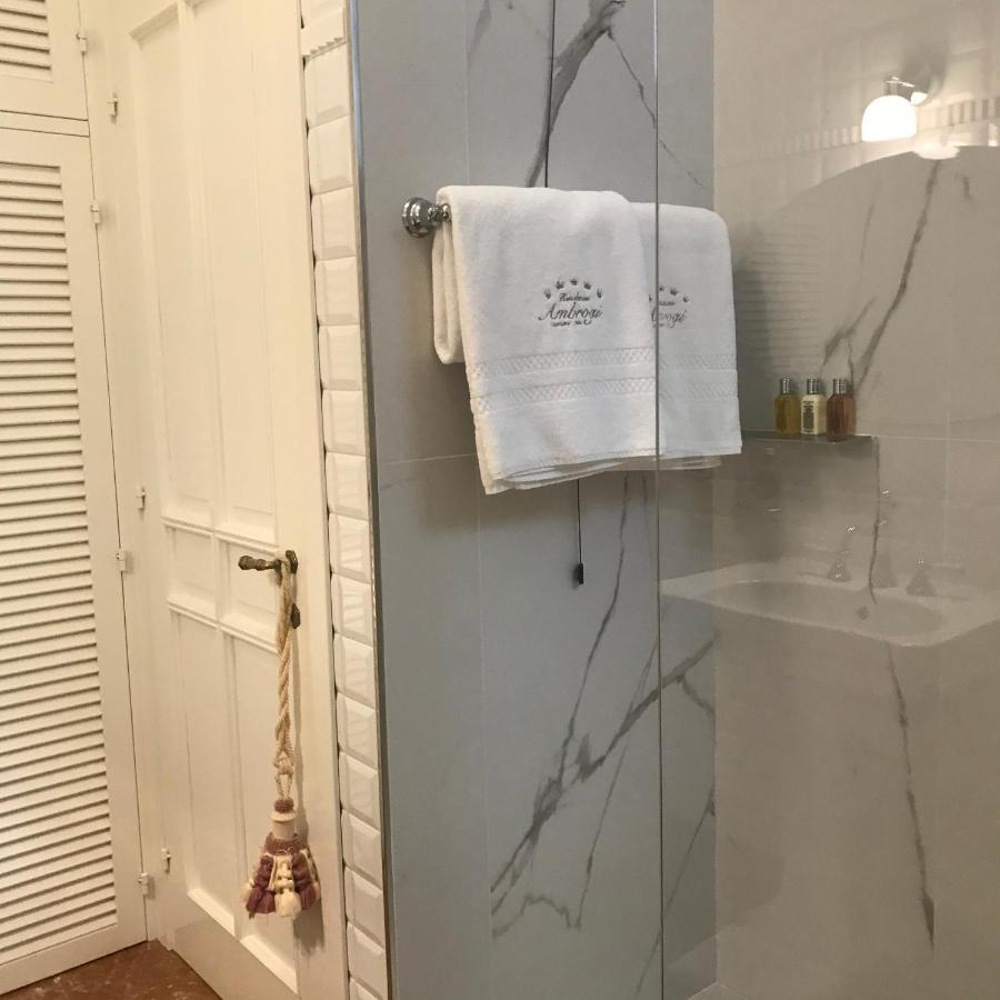אפרטהוטל אורבינו Residenza Ambrogi מראה חיצוני תמונה